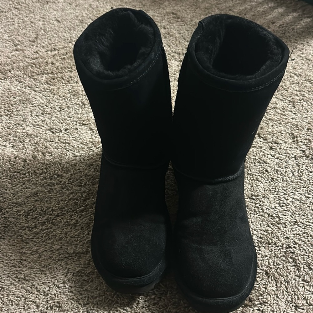 Black bear paw fuzzy boots